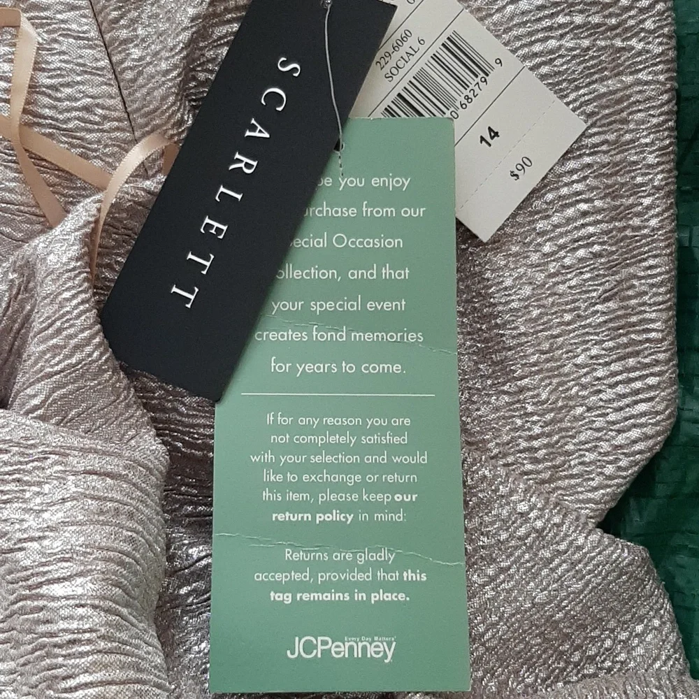 SCARLETT NWT🌟💖Cowl Neck Silver Sleeveless SIZE 12 - Picture 3 of 3